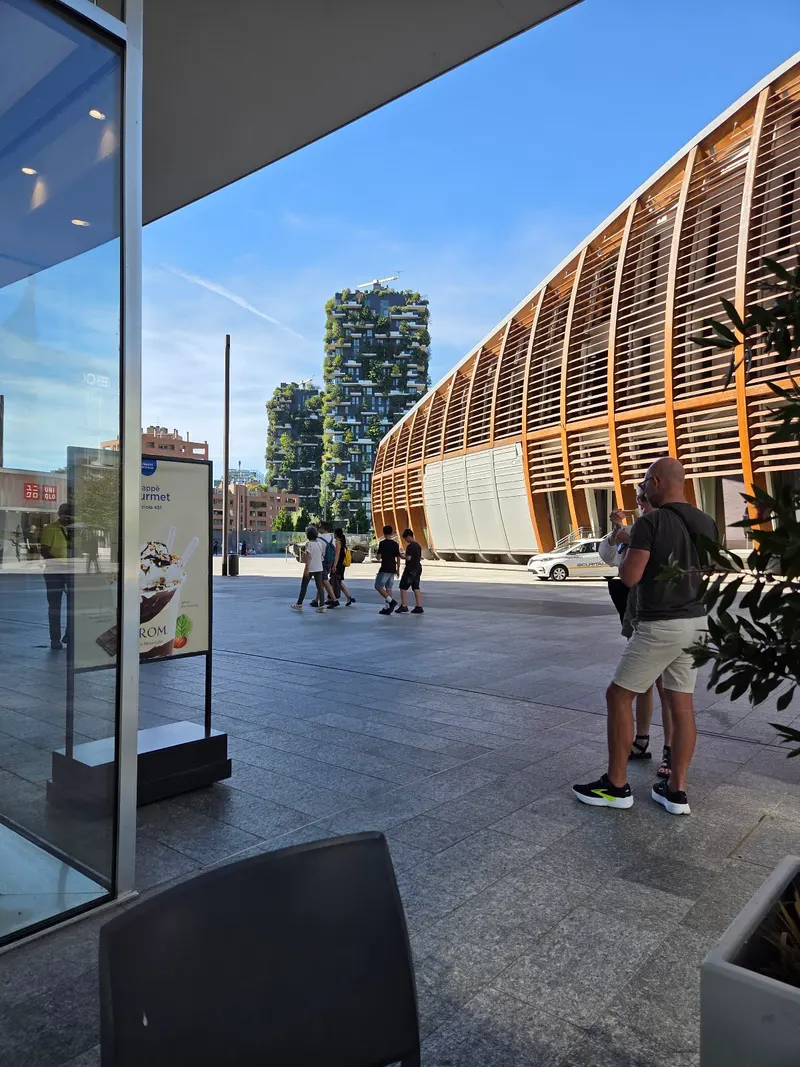 Porta Nuova Shopping District