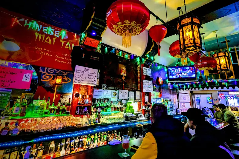 Li Po Cocktail Lounge