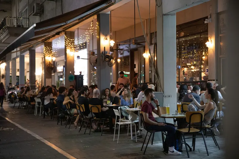 Shuli Lutsi in Ganei Sarona, Tel Aviv