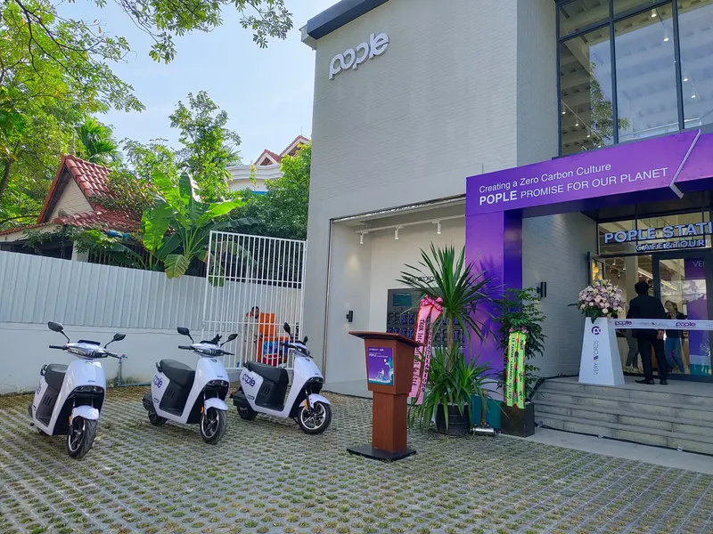 POPLE CAFE & TOUR