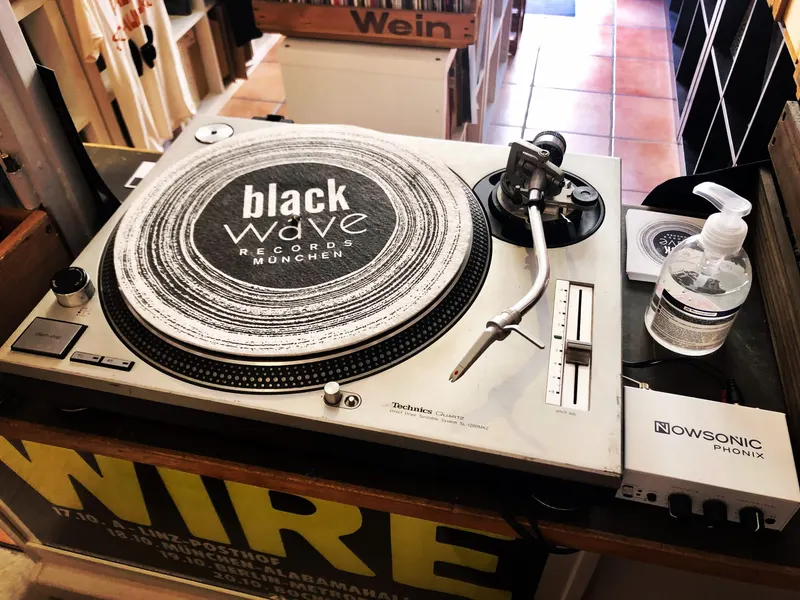 BLACK WAVE RECORDS