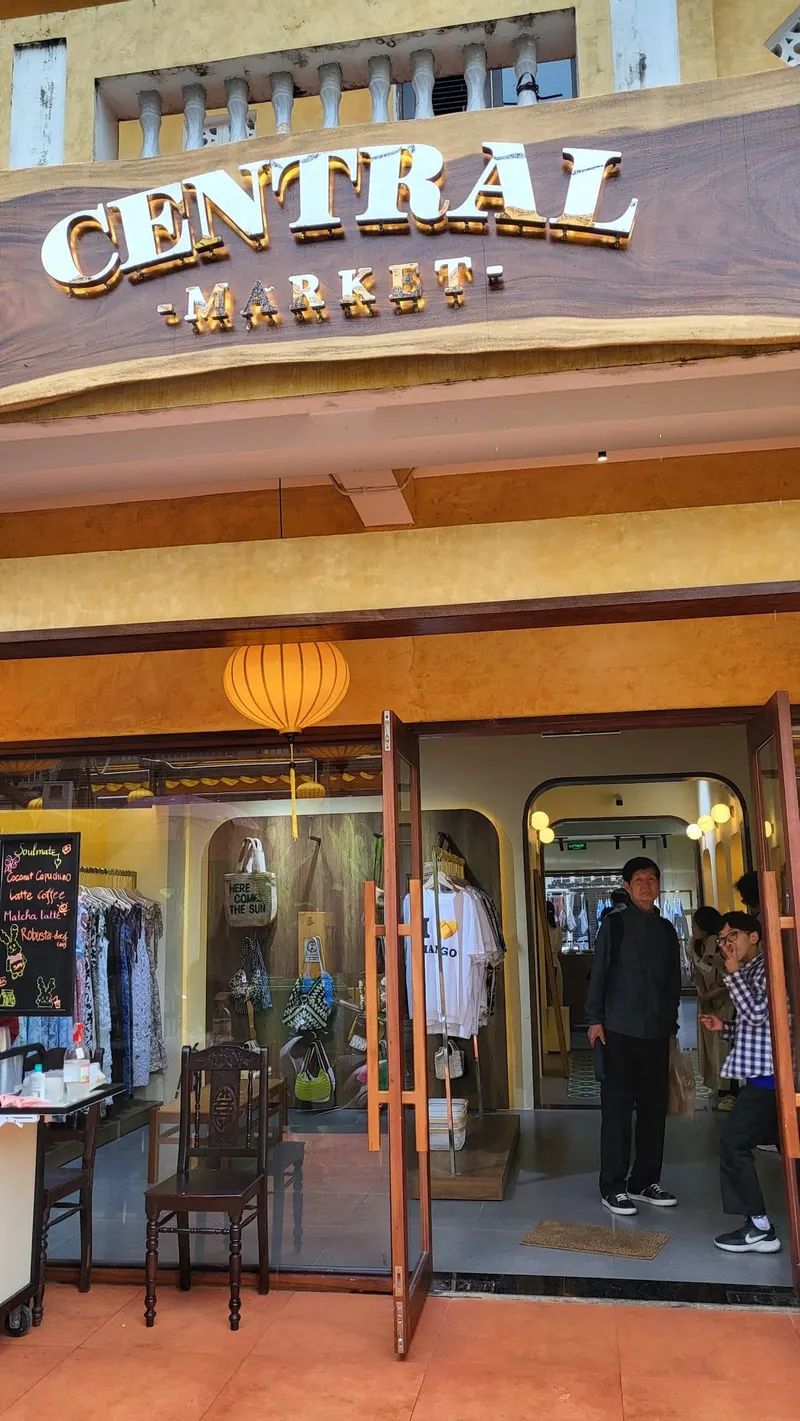 Hoi An Central Market in Hoi An