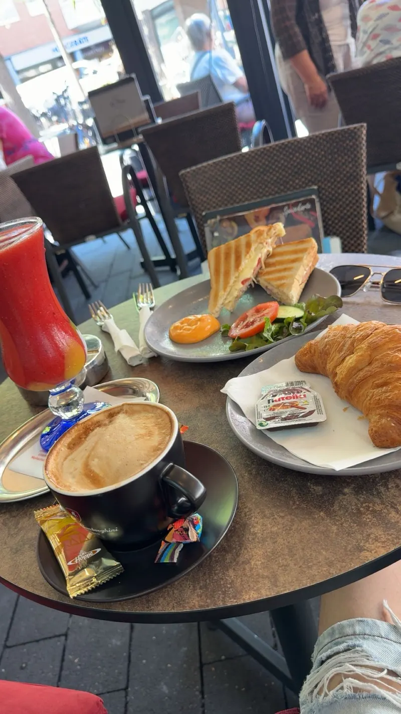 Eiscafe La Perla in Porz am Rhein, Cologne