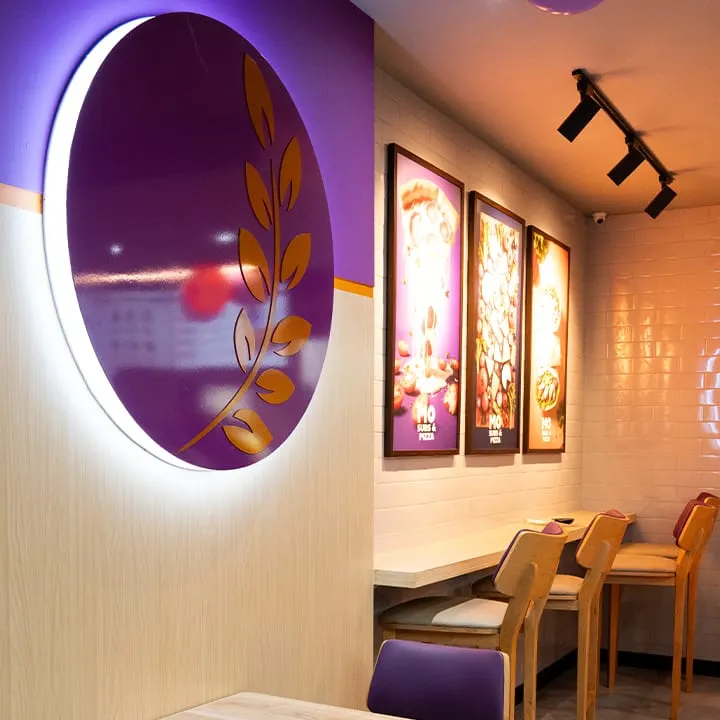 Mo Subs & Pizza in Madīnat as Sulţān Qābūs, Muscat