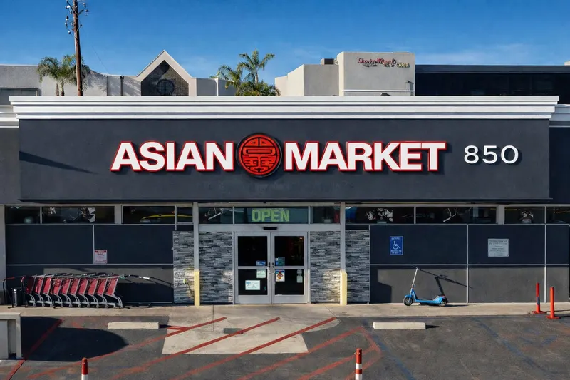 La Sorpresa Barata/ Asian Market in San Pasqual Valley, San Diego