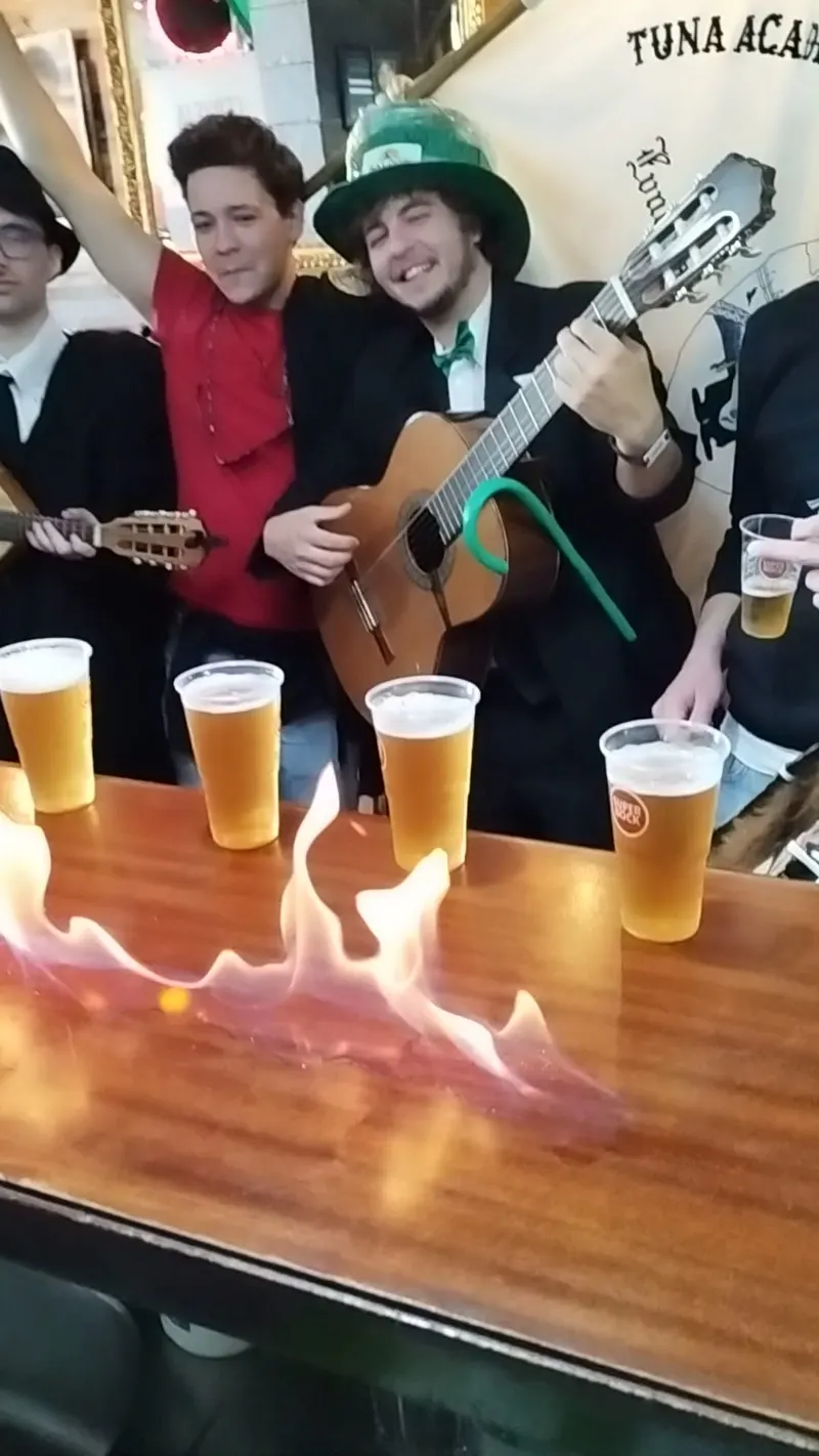 Bar Saloon