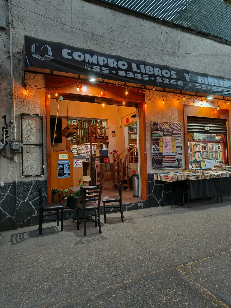 Bookseller wanderings in Roma Sur, Mexico City