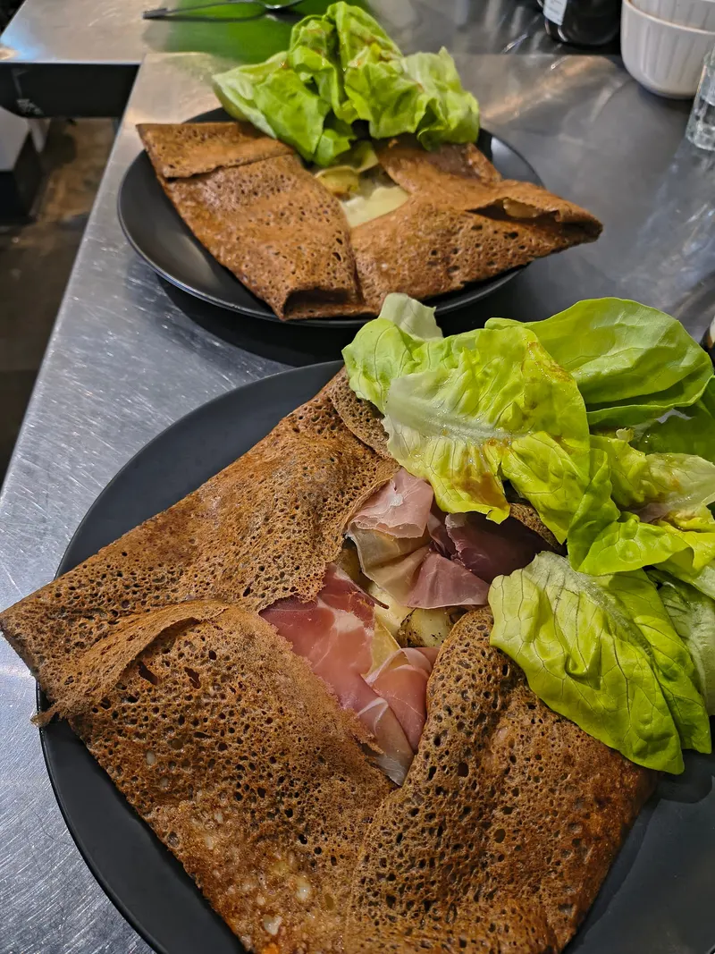 Simplement Fée- Café -Bar à Crêpes in Hochelaga-Maisonneuve, Montreal