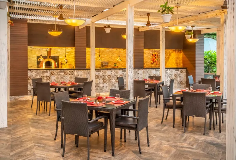 Aromas, Kenilworth Hotel, Kolkata