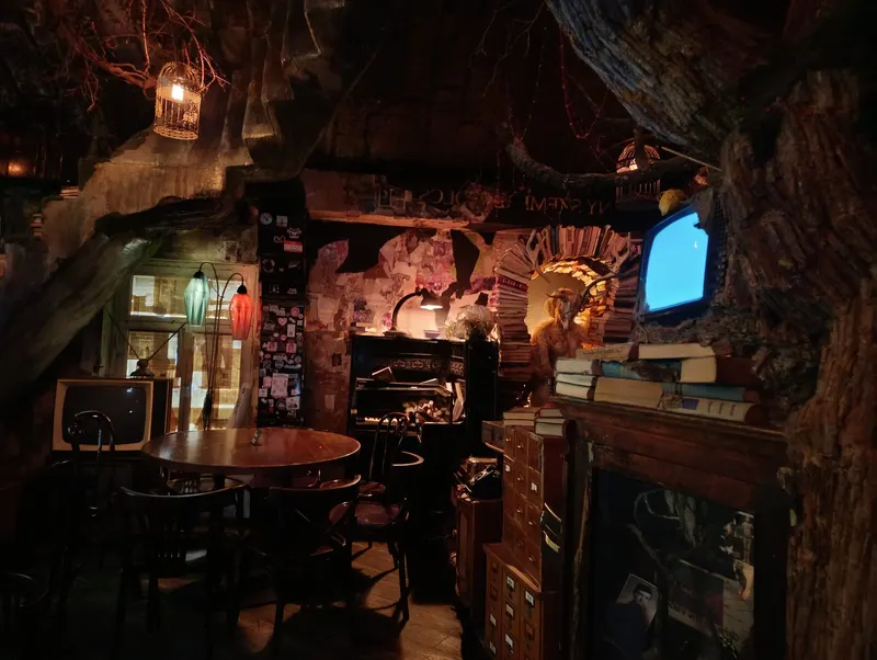 Дом, В Котором / PUB in Basmanny, Moscow