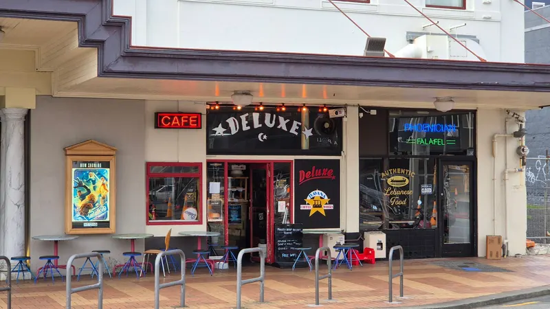 Deluxe Cafe in Mount Victoria, Wellington
