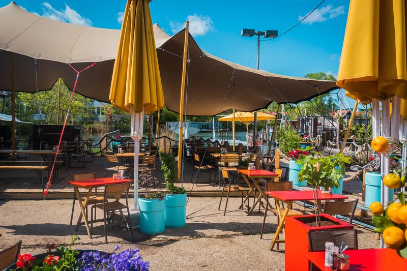 Café de Ceuvel in Buiksloterham, Amsterdam