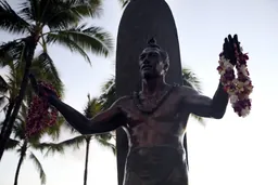 Waikiki Beach and Duke Kahanamoku Statue