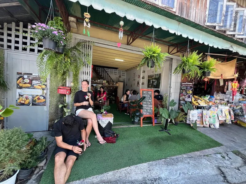 Sweet Home coffee -A little Corner