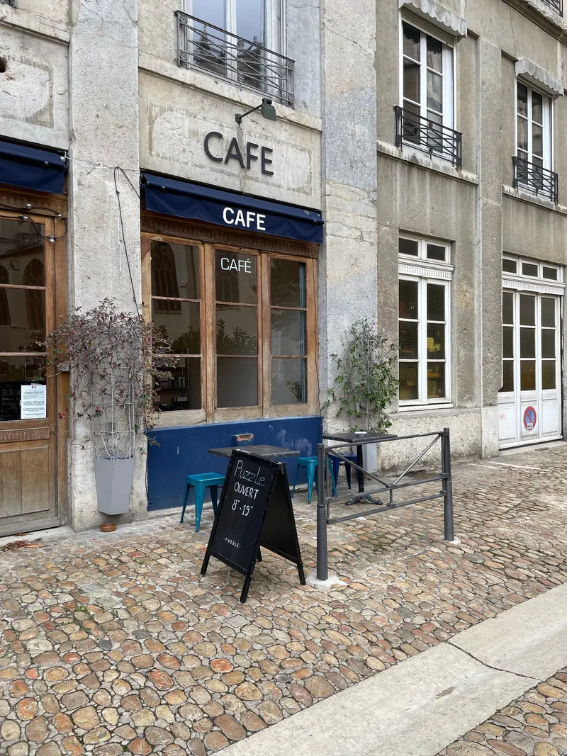 Puzzle Café
