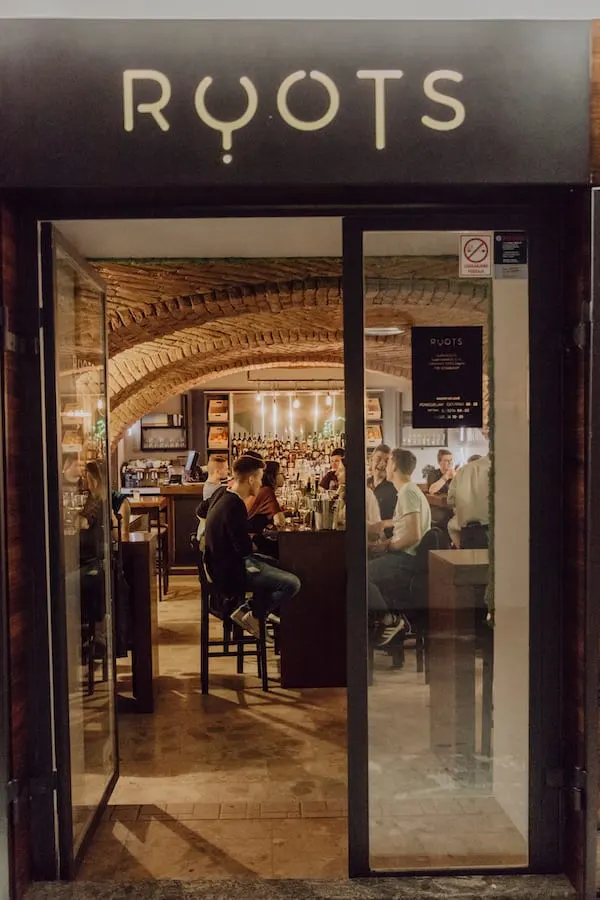Roots Bar