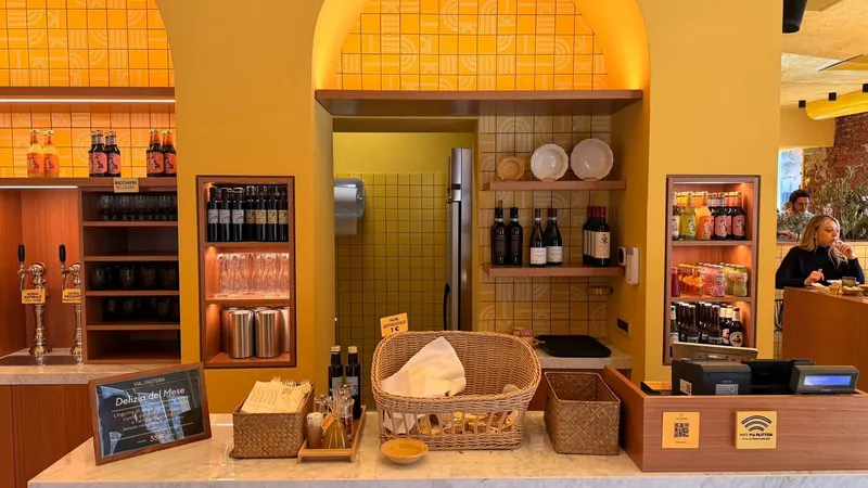 Via Pasteria - Piazzale Archinto in Isola, Milan