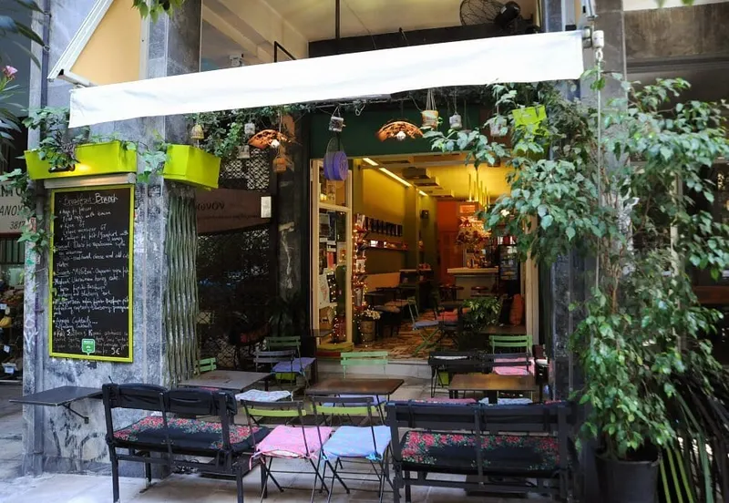 Cafe Bar 67