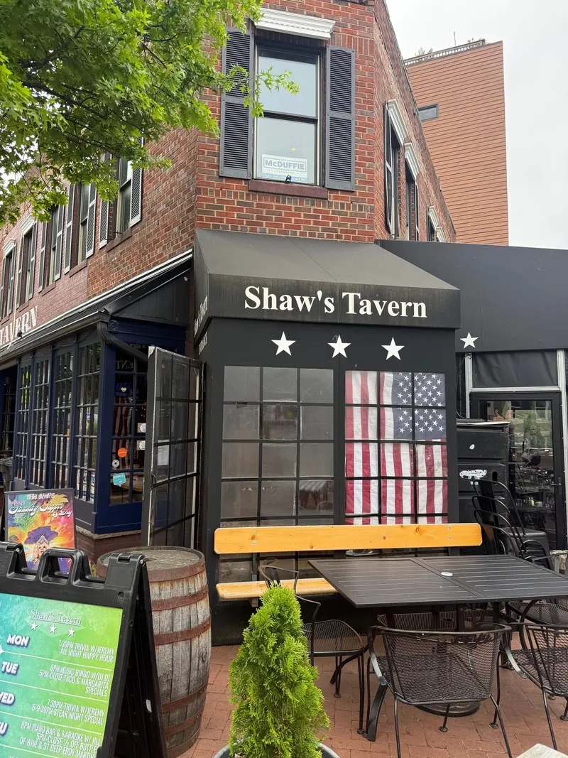 Shaw's Tavern in Shaw, Washington