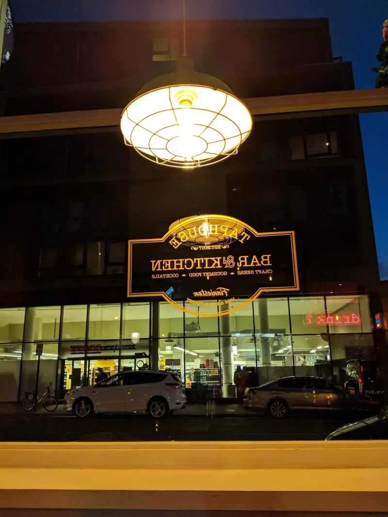 Taphouse Bar & Kitchen