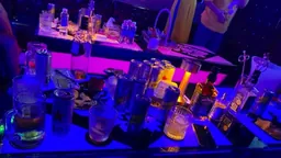 Maju Top Class Bar