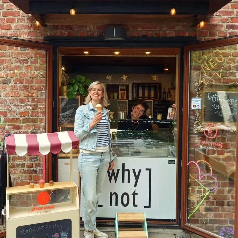 [why not] Café