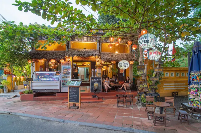 Aloha Restaurant Coffee & Blue Bar