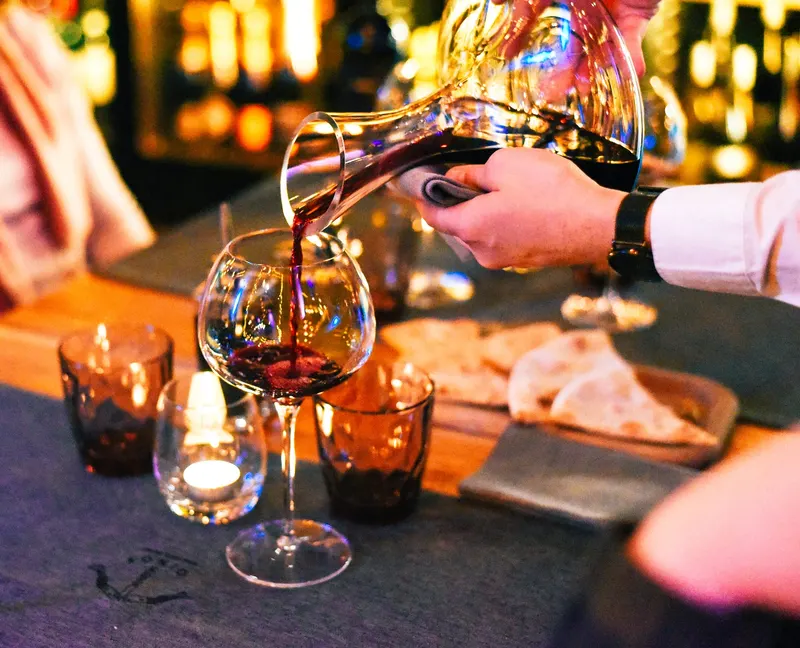OINOS Restaurant Winebar Brunch