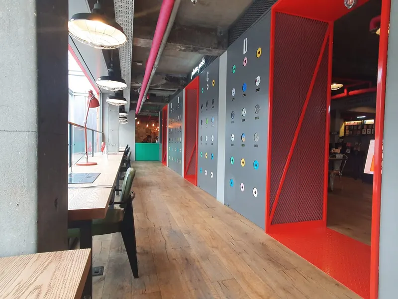 Vinyl & Plastic in Hannam-dong, Seoul