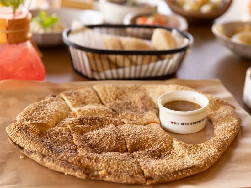 Kaak Al Manara Restaurant & Bakery