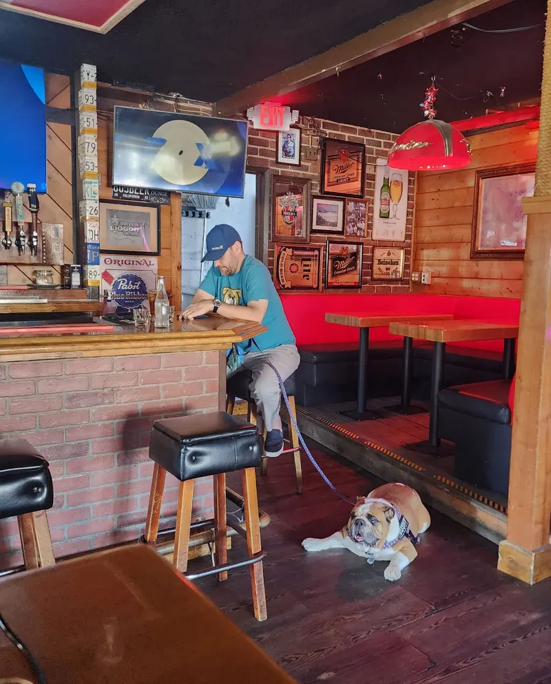 Lucy's Tavern