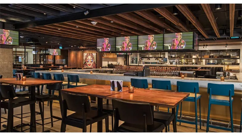 King Taps First Canadian Place
