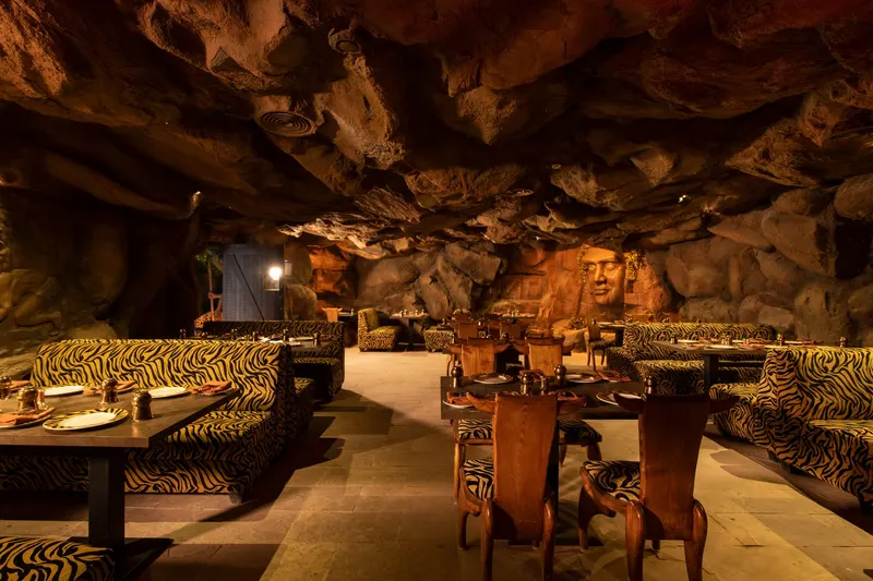 Gufha Restaurant, Kumarapark