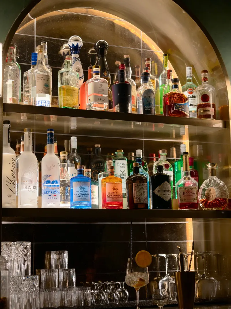 The Palmetto Lobby Bar