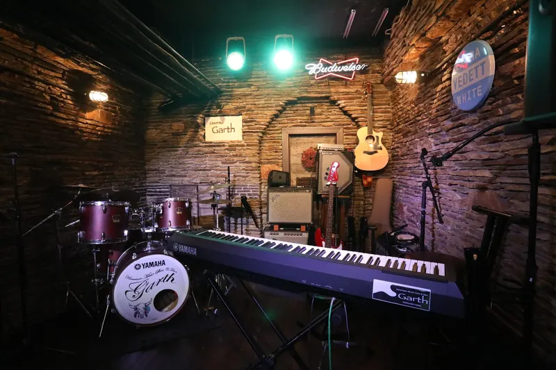 American Music Bar Garth