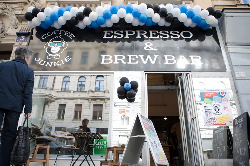 Coffee Junkie Pilgramgasse in Margareten, Vienna