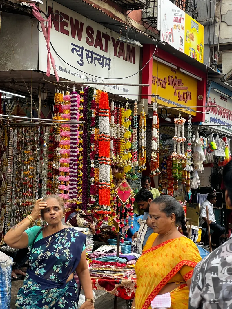 Bhuleshwar Market in Bhuleshwar, Mumbai