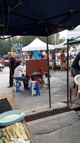Samkhong Boat Plaza Market