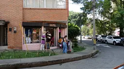 Diofill: Ropa de segunda mano - Laureles