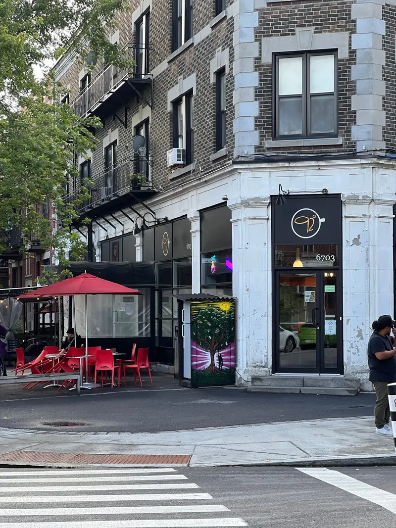 Café 92 degrés in Notre-Dame-de-Grâce, Montreal