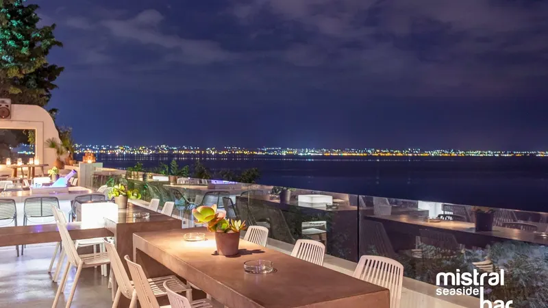 Mistral Seaside Bar