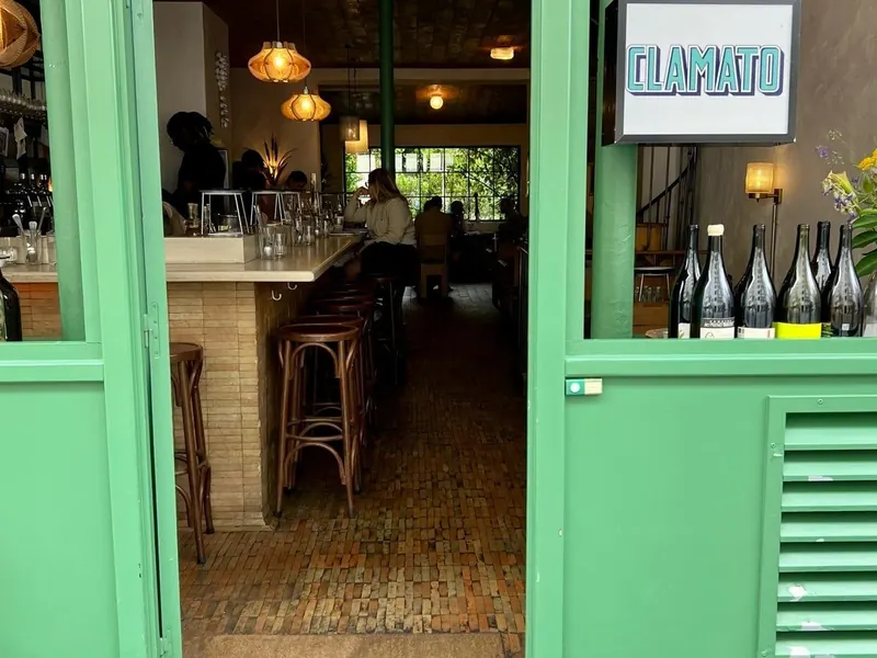 Clamato in Sainte-Marguerite, Paris
