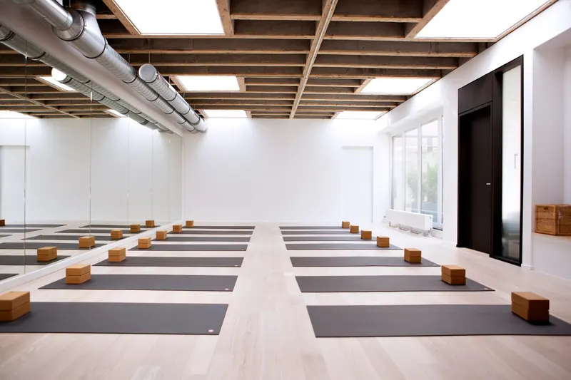 Yoga Room - Defacqz