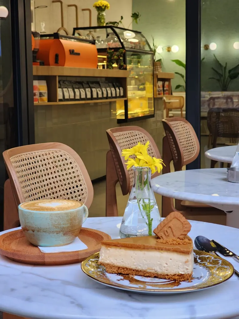 Kara Kedi Coffee Eatery