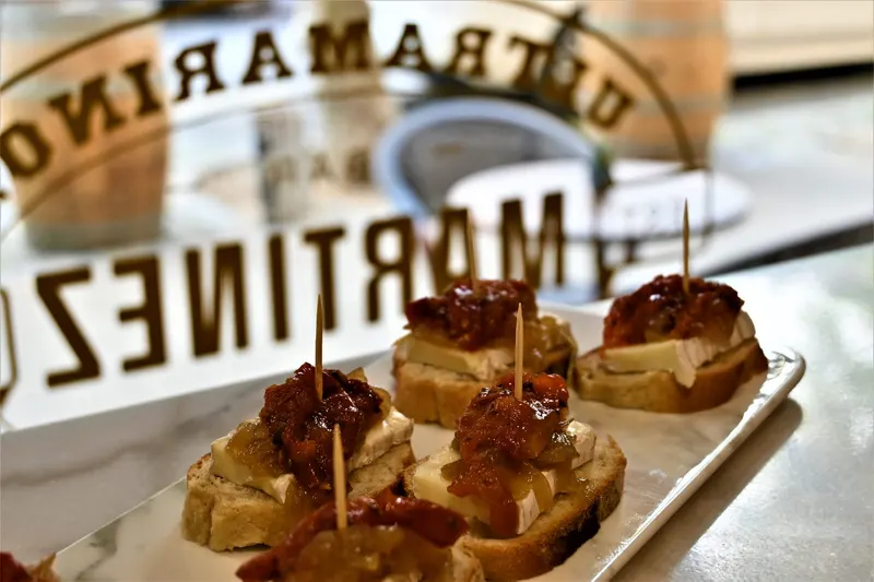 Ultramarinos Martinez spanyol DELI in Lagymanyos, Budapest