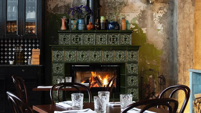 Lore Bistroo