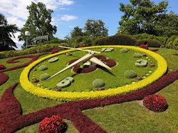 Jardin Anglais and Flower Clock