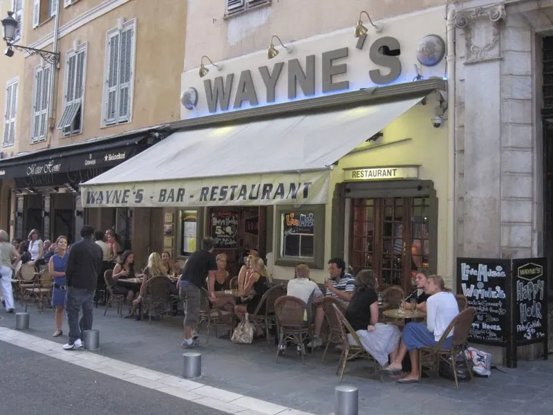 Wayne's Bar