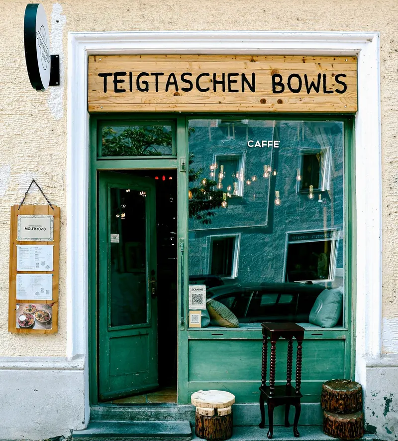 Teigtaschen Bowls Restaurant Café - Hausgemacht + vegan Optionen