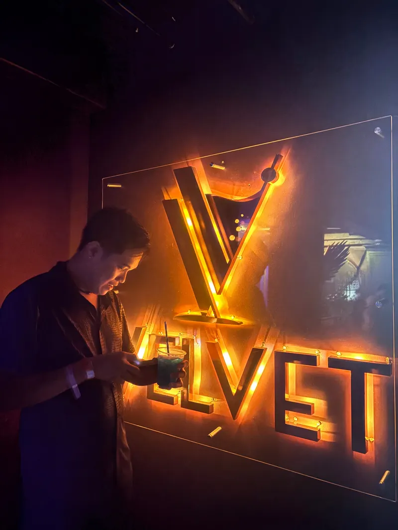 Velvet Nightclub in McCully-Moiliili, Honolulu